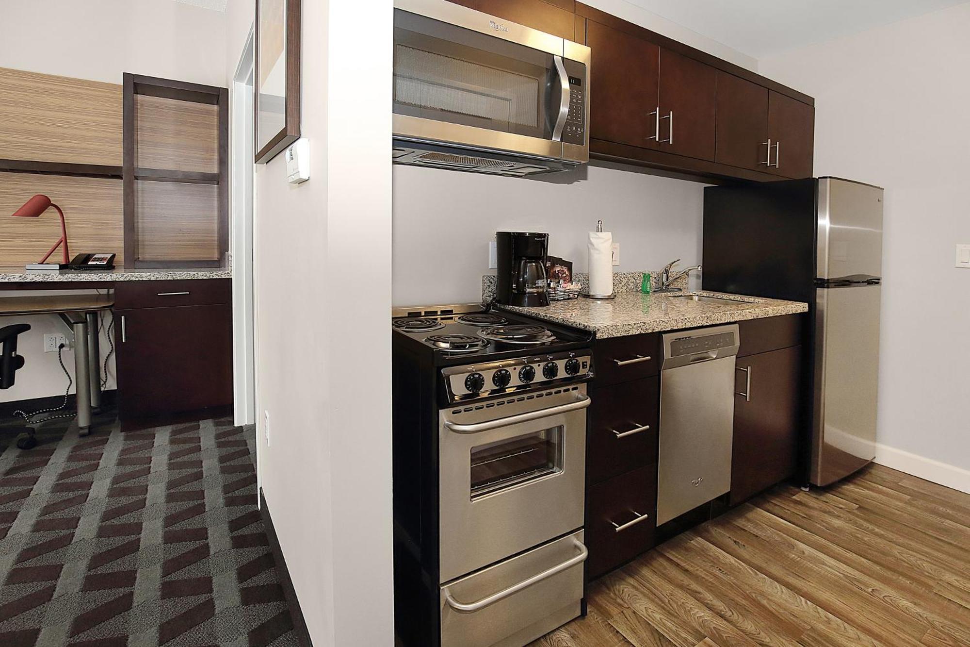 Towneplace Suites By Marriott Grove City Mercer/Outlets Exterior photo